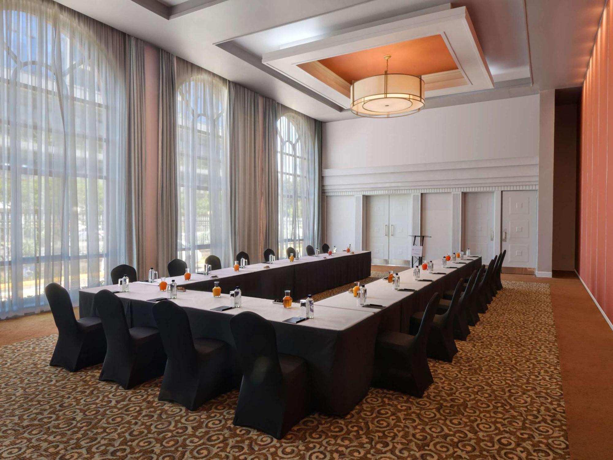 Pullman Nairobi Upper Hill Hotel Екстериор снимка